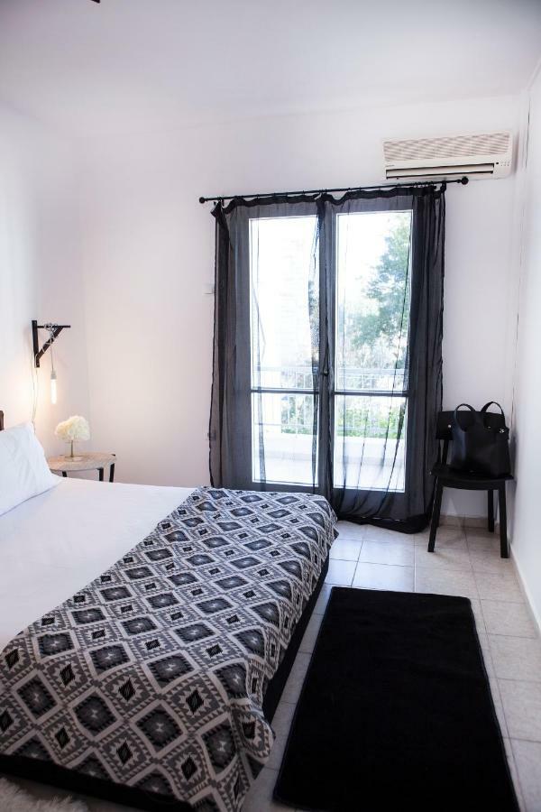 Located Executive In Maroussi. Daire